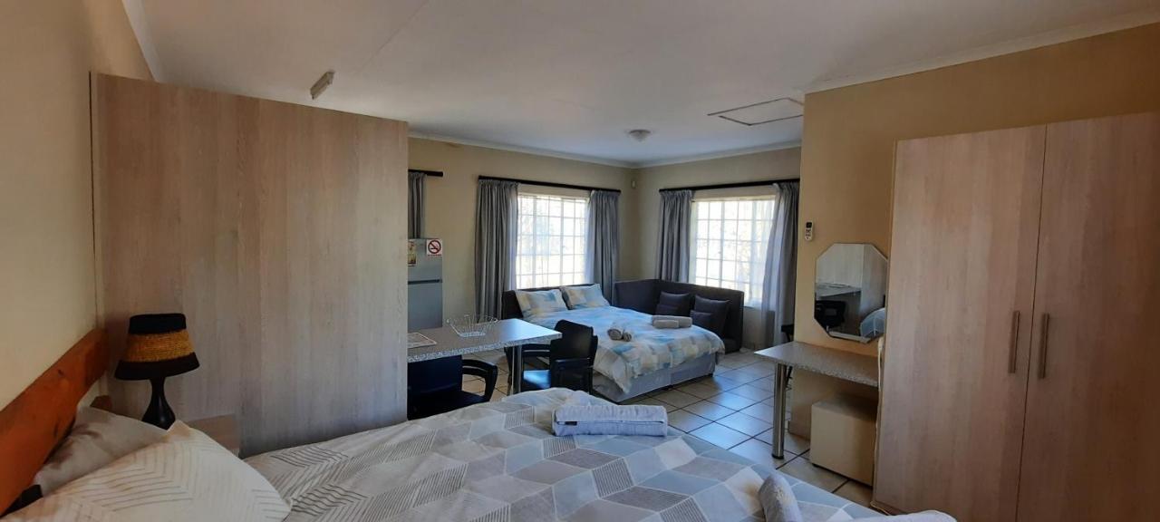 מרלות' פארק 462 Bosbok Chalets מראה חיצוני תמונה